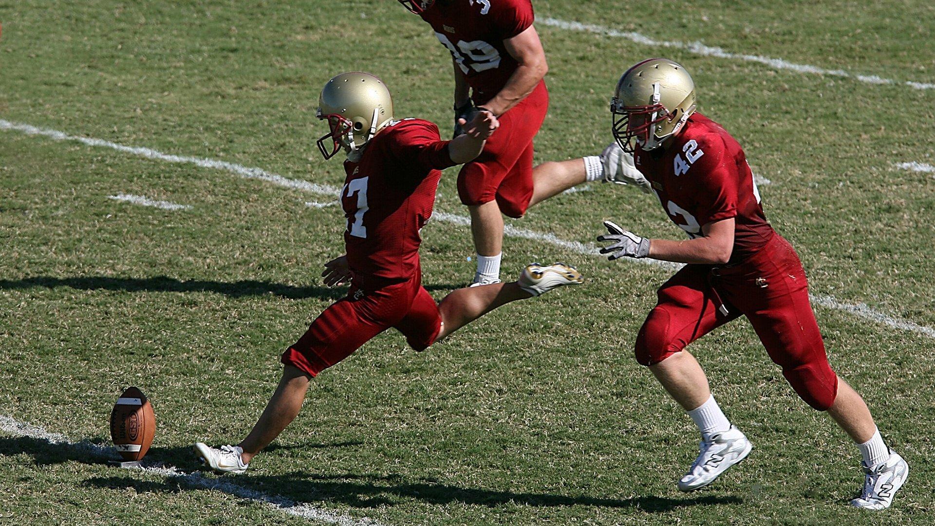 西甲焦点对决，比利亚雷亚尔迎战巴塞罗那，赛前预测与战术深度剖析